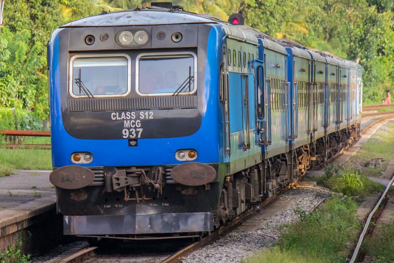 උතුරු දුම්රිය මාර්ගයේ දුම්රිය ගමන් නාවක්කුලිය දක්වා පමණයි