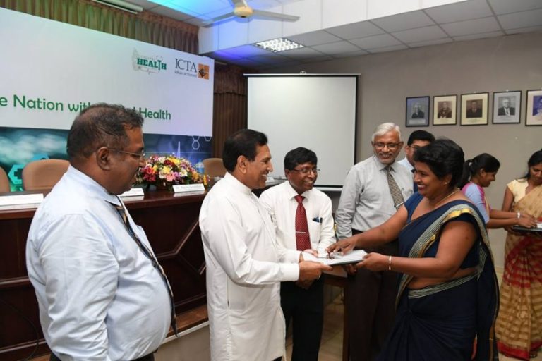 දන්ත සේවා කටයුතු ගමට ගෙනයාමට ජංගම දන්ත සේවා බස් රථ 07ක් – සෞඛ්‍ය අැමති