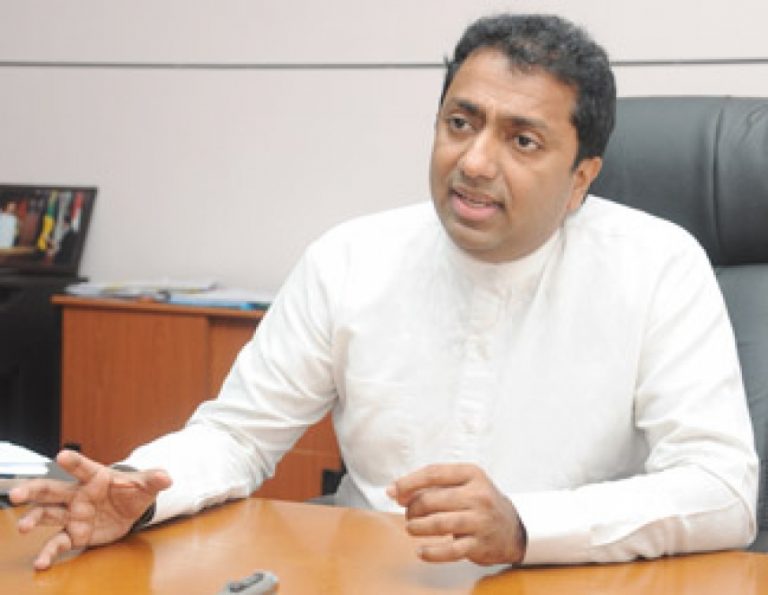පාසල් සිසුන් විරෝධතාවලට යොදා ගැනීම ගැන වාර්තාවක් ඉල්ලයි අධ්‍යාපන අැමති