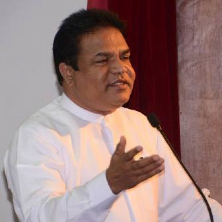 තරුණ තරුණියන්ගේ රැකියා ප්‍රශ්නය දෙස අලුතින් සිතිය යුතුයි – අමාත්‍ය පී.හැරිසන්