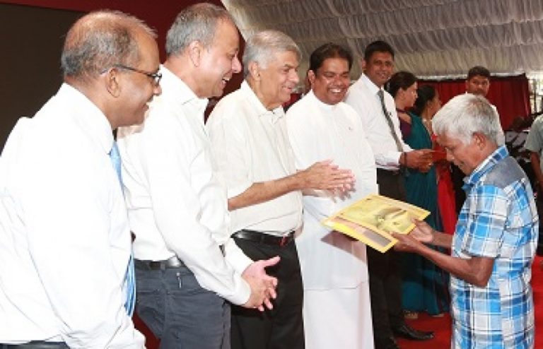 ඉඩම් අයිතිය අහිමි ජනතාවට ඔප්පු ප්‍රදානය අගමැති ප්‍රධානත්වයෙන්