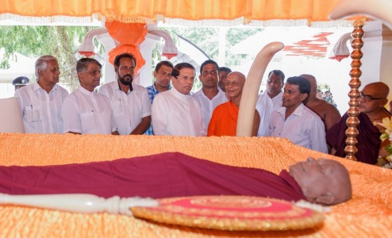 අතිපූජ්‍ය මාතලේ අමරවංශ නාහිමියන්ගේ ශ්‍රී දේහයට ජනපතිගෙන් අවසන් ගෞරවය