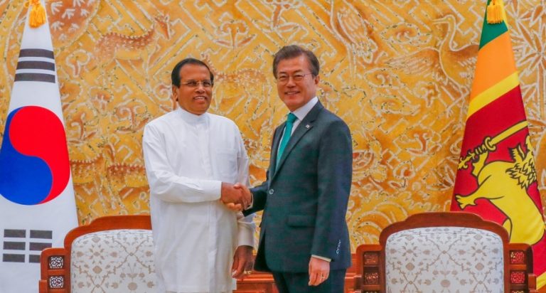 ජනපති මෛත්‍රීපාල සිරිසේන මහතා හා දකුණු කොරියානු ජනාධිපති මුන් ජෙයින් මහතා අතර නිල හමුවක්