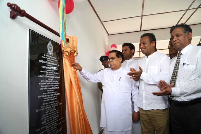 හබරාදූව නගරයේ ඉදි කරන ලද නව දුම්රිය ස්ථානය ජනතා අයිතියට
