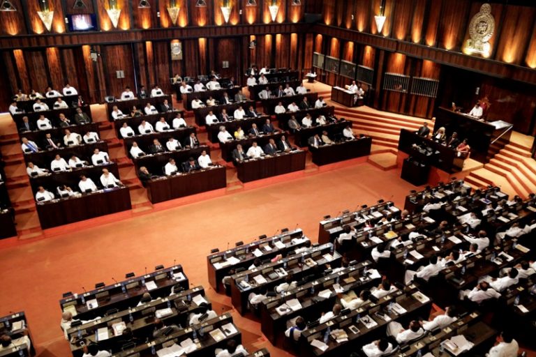අතුරු කමිටු වාර්තා විවාදය තවත් දිනකින් දීර්ඝ කරයි