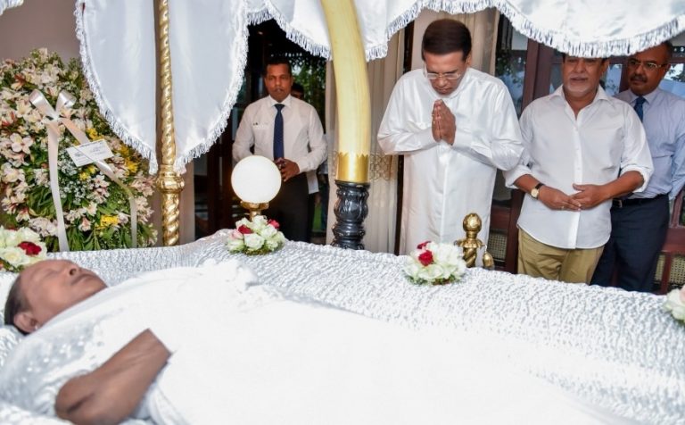බෙනට් රත්නායක මහතාගේ මෑණියන්ගේ දේහයට ජනපති අවසන් ගෞරව දක්වයි