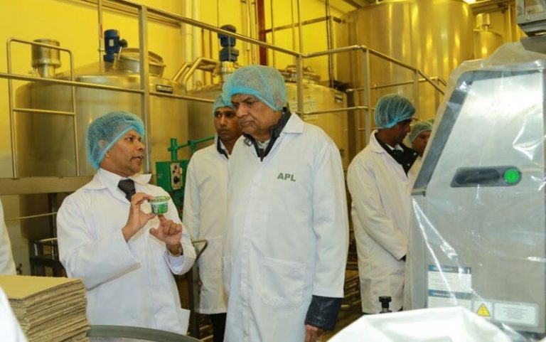 අගමැති අඹේවෙල කිරි කර්මාන්ත ශාලාවේ නිරීක්ෂණ චාරිකාවකට එක්වෙයි