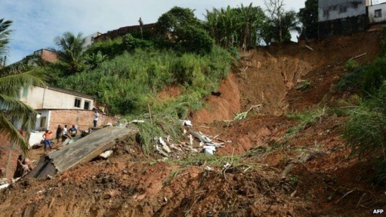 දිස්ත්‍රික් කීපයකට නායයෑම් අවදානම තවදුරටත්
