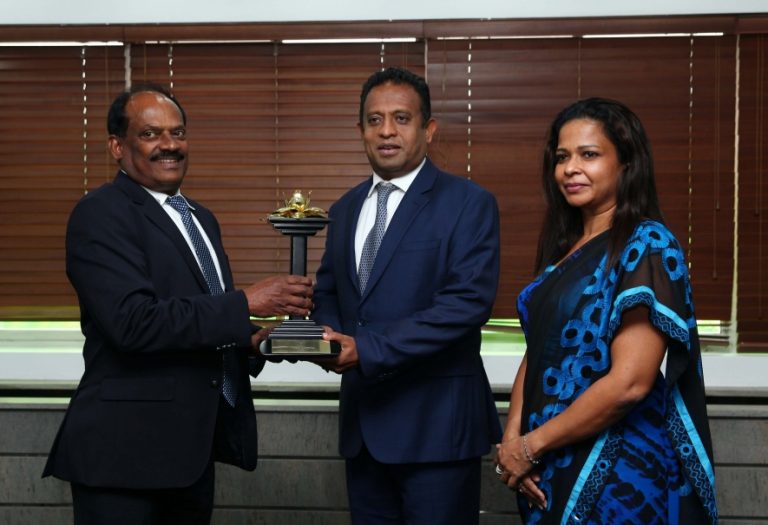 තුන්වැනි වරටත් NSBM හරිත සරසවිය රන් සම්මානයෙන් පිදුම් ලබයි