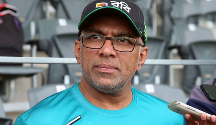 ශ්‍රී ලංකා ක්‍රිකට් ප්‍රධාන පුහුණුකරු තනතුරට හතුරුසිංහ