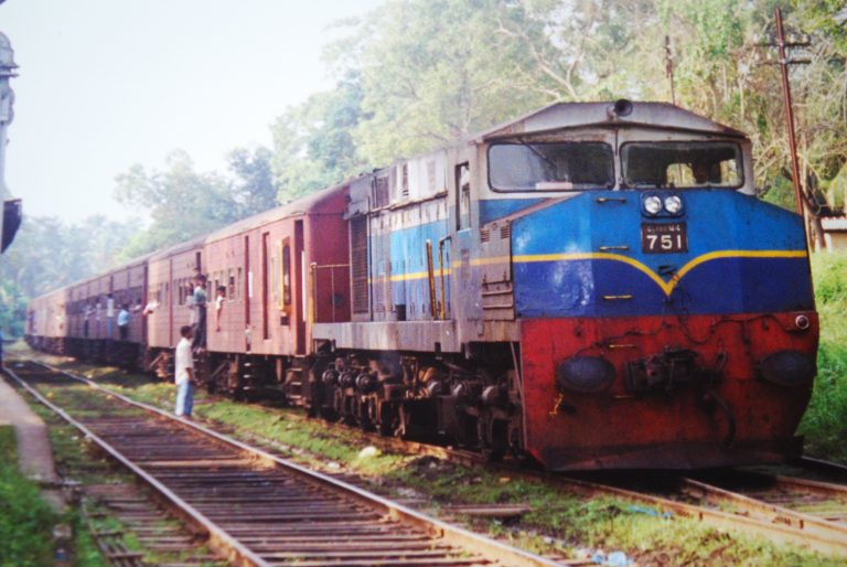 දුම්රිය අනතුරු දෙකක්
