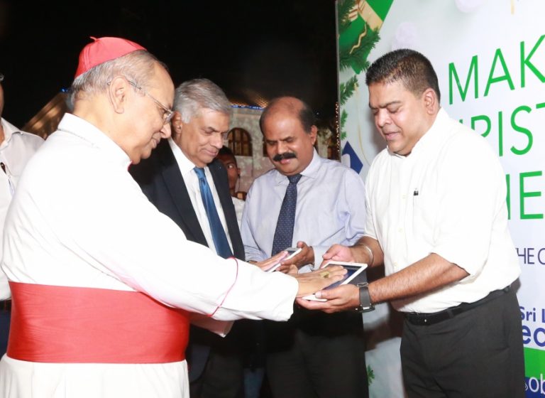 ආර්කේඩ් සංකීර්ණයේ නත්තල් විදුලි ආලෝකය විවෘත කිරීම අගමැති සහභාගීත්වයෙන්