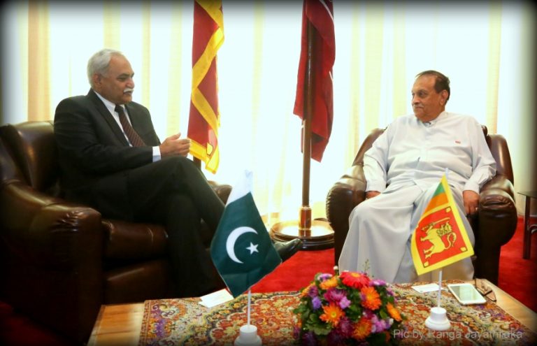 ශ්‍රී ලංකා පාකිස්තානු මහකොමසාරිස් හා කතානායක අතර හමුවක්