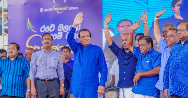 ජනපති අනුරාධපුර සල්ගාදු ක්‍රීඩාංගණයේ පැවති ජනහමුවට එක්වෙයි