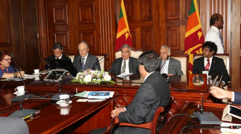 ජපාන වාණිජ හා කර්මාන්ත මණ්ඩල නියෝජිත පිරිස සහ අගමැති අතර හමුවක්
