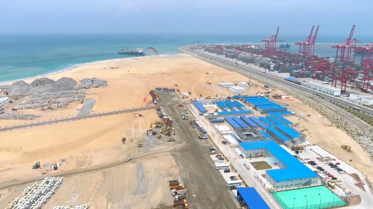 කොළඹ වරාය නගරය තුල තට්ටු 60 ගොඩනැගිලි 3ක්