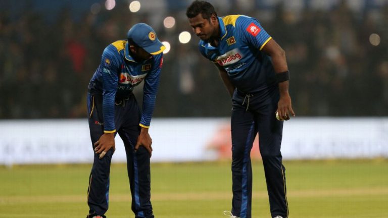 සිම්බාබ්වේ කණ්ඩායම ලකුණු 70යි