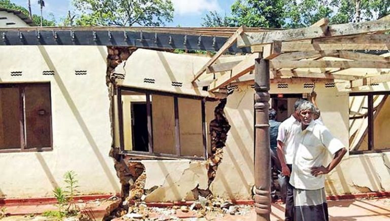 උමා ඔය ඉවත් කළ පවුල්වලට නිවාස කුලී තවදුරටත්