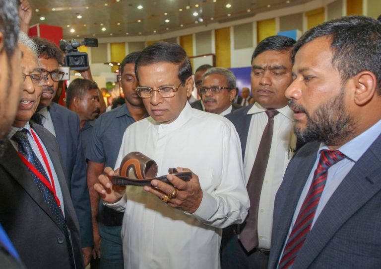ජනපති “පාවහන් සහ සම්භාණ්ඩ ප්‍රදර්ශනය” විවෘත කරයි