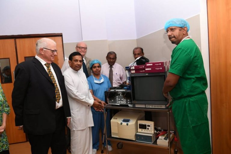 රුපියල් මිලියන 100ක් වටිනා විකලාංග ශල්‍ය උපකරණ නෙවිල් ප්‍රනාන්දු රෝහලට