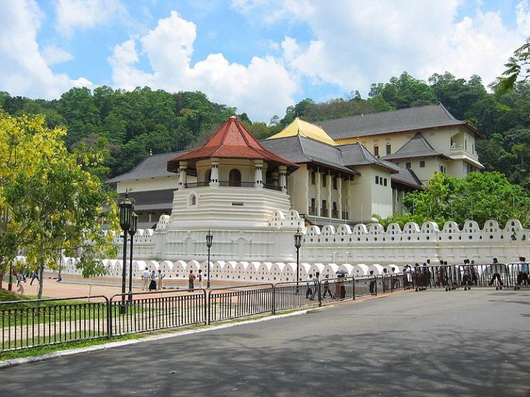 ශ්‍රී දළඳා මාළිගාවේ රන් වියන ප්‍රතිසංස්කරණයට පියවර