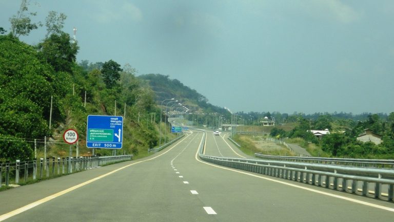 අධිවේගී මාර්ගයට නව මාපක යන්ත්‍ර පද්ධතියක්