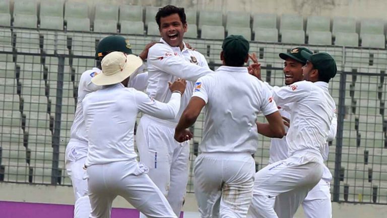 ශ්‍රී ලංකා පළමු ඉනිම 222කට සීමා වෙයි