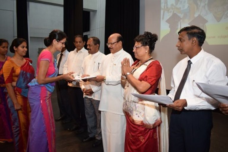 මධ්‍යම පළාතේ පැවති ගුරු පුරප්පාඩු පුරවමින් නවක උපාධිධාරී ගුරු පත්වීම් 439 ක්