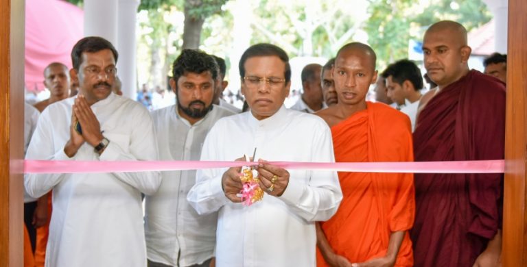 දිග්ගල්පුර ශ්‍රී සුදර්මාරාම විහාරස්ථානයේ සංඝාවාසය සඝ සතු කොට පූජා කරයි