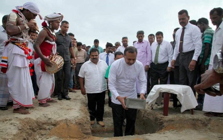 නිරෝෂන් පෙරේරා මහතාගේ ප්‍රධානත්වයෙන් කල්පිටිය ඉදිකිරීමට යෝජිත යොවුන් සේනාංකයට මුල්ගල් තබයි