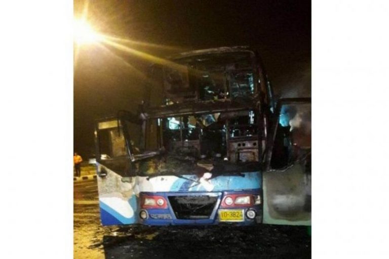 තායිලන්තයේ බස් රථයක ගින්නක් – 20 ක් මරුට