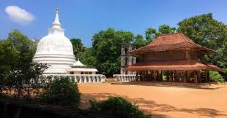 මෙවර රාජ්‍ය වෙසක් මහෝත්සවය කුරුණෑගල බිංගිරිය දේවගිරි රජමහා විහාරයේ දි