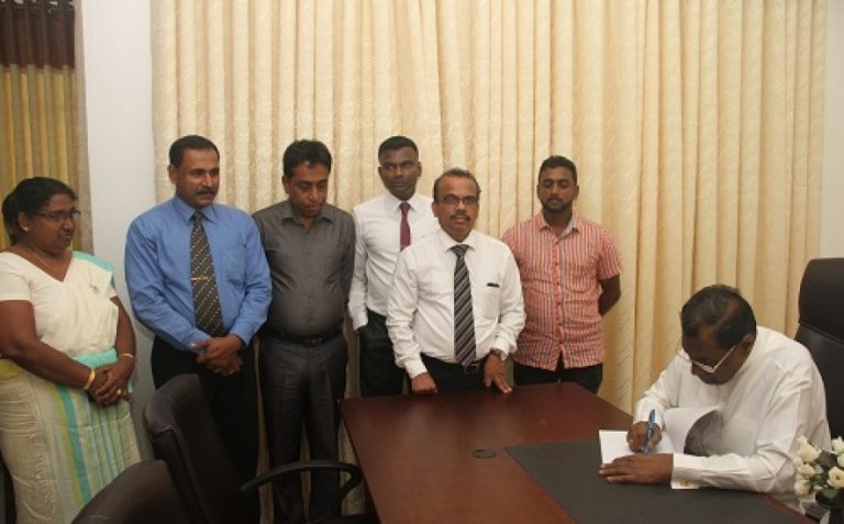 සබරගමුව සංවර්ධන කාර්යාලය කම්කරු අැමතිගේ ප්‍රධානත්වයෙන් විවෘත කරයි
