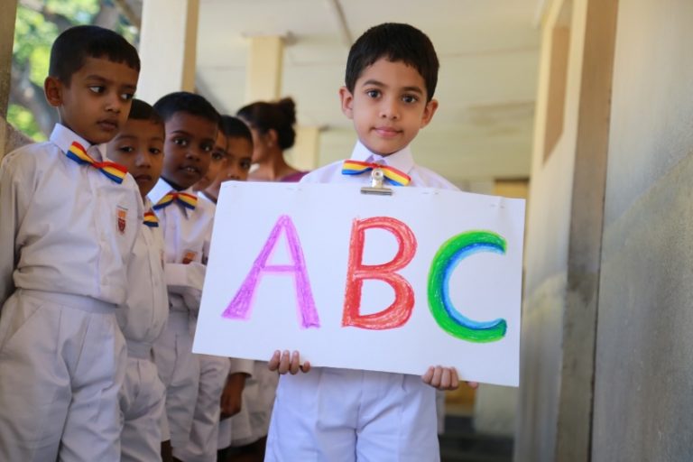 1, 2 ශ්‍රේණිවල දරුවන්ගේ ඉංග්‍රීසි භාෂාව වැඩිදියුණු කිරීමේ අරමුණින් පොත් කට්ටලයක් සහ සංයුක්ත තැටි 3ක් එළිදැක්වීම අද
