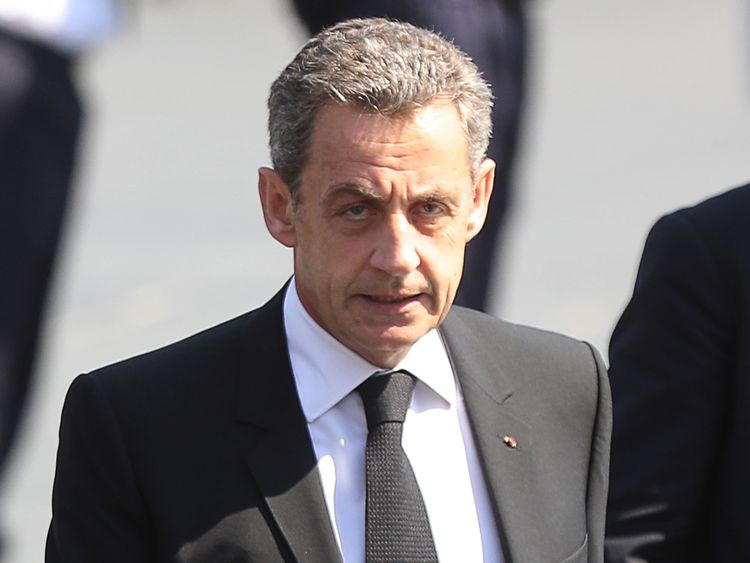 ප්‍රංශයේ හිටපු ජනාධිපතිවරයෙකු වන නිකලස් සාර්කෝසි අත්අඩංගුවට