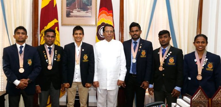 පොදු රාජ්‍ය මණ්ඩල ක්‍රීඩා උළෙලේදී විශිෂ්ටතා දැක්වූ ශ්‍රී ලාංකික ක්‍රීඩක ක්‍රීඩිකාවන් ජනපතිගේ ඇගයීමට