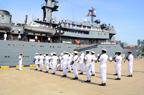 සාර්ථක සංචාරයකින් අනතුරුව රුසියානු නෞකාව දිවයිනෙන් පිටත් වෙයි
