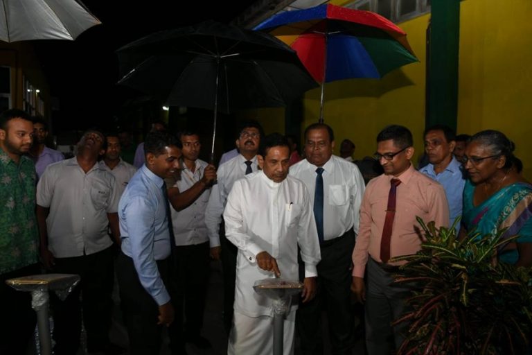 ත්‍රීපෝෂ නිෂ්පාදනය 100% ක් යන්ත්‍රානුසාරයෙන් සිදු කිරීමට පියවර සෞඛ්‍ය අැමති ප්‍රධානත්වයෙන්