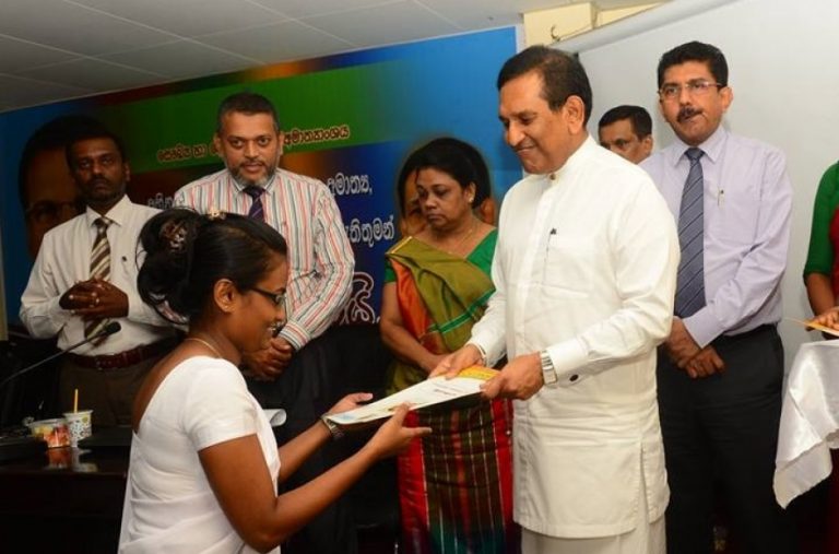 හෙඳ අනුස්ථාපන සහ සමායෝජන පුහුණුව අවසන් කළ උපාධිධාරින් 93 කට පත්වීම් ලිපි ප්‍රදානය කෙරේ