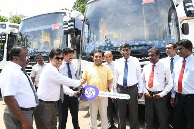 දිවයිනේ හෙඳ විද්‍යාලවලට නව බස් රථ
