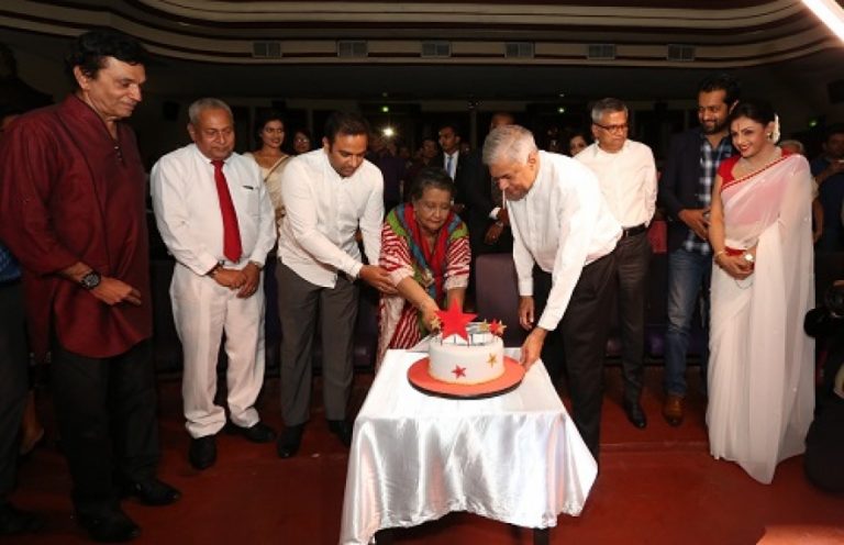 ආචාර්ය ලෙස්ටර් ජේම්ස් පිරීස් මහතාගේ නිර්මාණ නිසා සිංහල සිනමාව අර්ථවත් වුණා – චිත්‍රපට සංස්කෘතිය වෙනස් වුනේ එතුමාගේ සේවය නිසයි