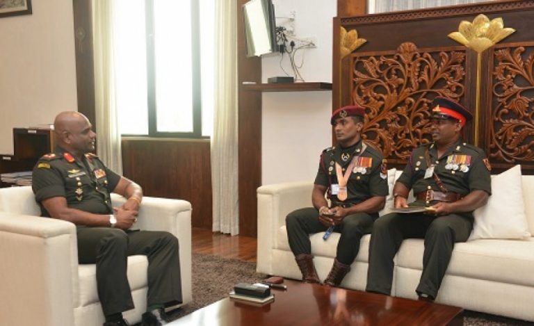 පොදු රාජ්‍ය මණ්ඩලීය ක්‍රීඩා උළලේ දී ලෝකඩ පදක්කම් හිමිකරගත් යුද්ධ හමුදා ක්‍රීඩකයා යුද්ධ හමුදාධිපති හමුවෙයි