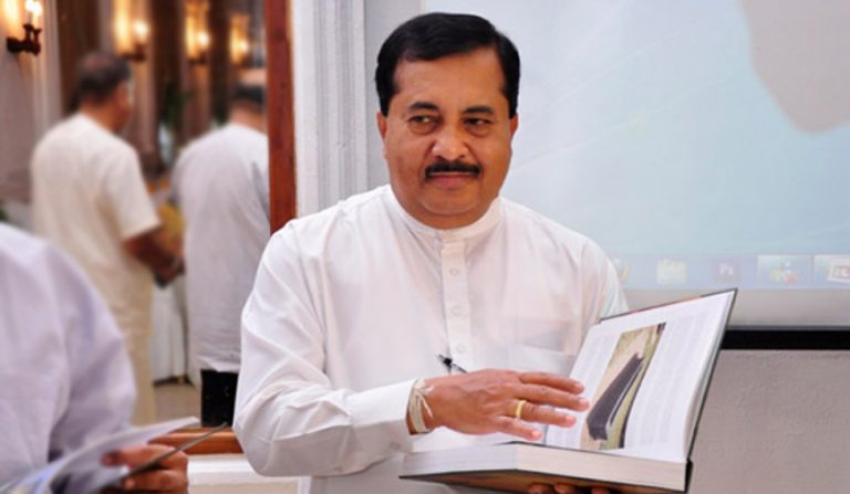 හිටපු ඉඩම් රාජ්‍ය අමාත්‍ය ටී.බී. ඒකනායක මහතා එෆ්.සී.අයි.ඩීයට