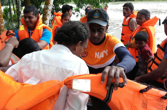 නාවික හමුදා කණ්ඩායම් 49 ක් අඛණ්ඩව සහන සැළසීමේ මෙහෙයුම්වල