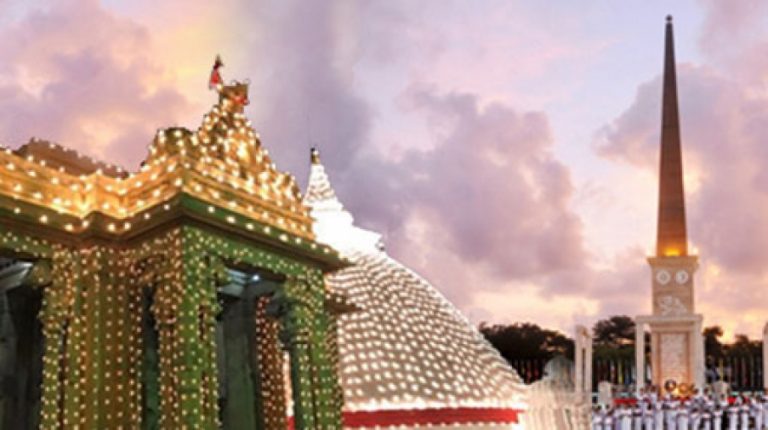 කැලණිය පුදබිමේදි මියගිය රණවිරුවන් සමරා පහන් 28,619 ක් දල්වමින් ඓතිහාසික අලෝක පුජාවක්