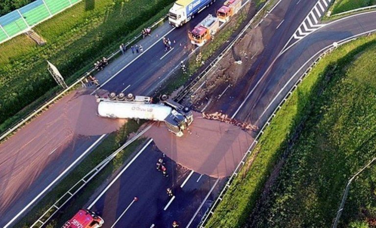 පෝලන්තයේ අධිවේගී මාර්ගයක ගමන් කළ ද්‍රව චොකලට් බවුසරයක් පෙරළෙයි