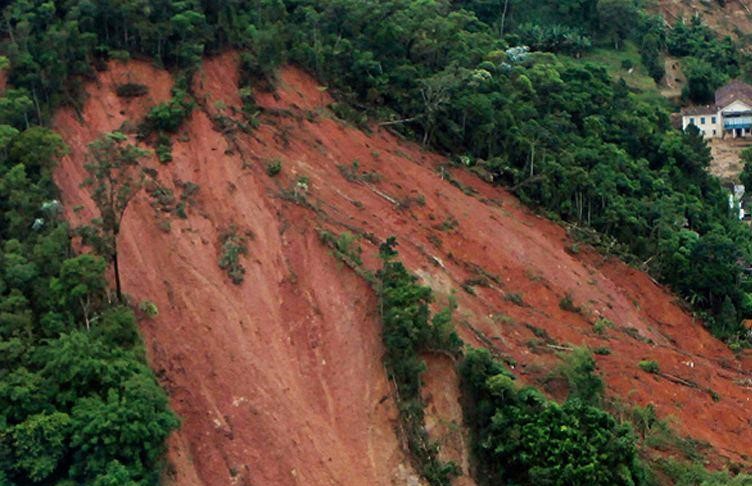 ගාල්ල දිස්ත්‍රික්කයේ ප්‍රාදේශිය ලේකම් කොට්ටාශ 06කට සුළු ගංවතුර තත්ත්වයක් සහ සුළු නායයාම්