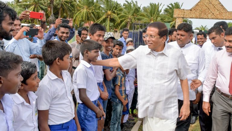 ජනපති මොහොට්ටුවාරම ග්‍රාමශක්ති නිෂ්පාදන ගම්මානයේ නිරීක්ෂණ චාරිකාවක