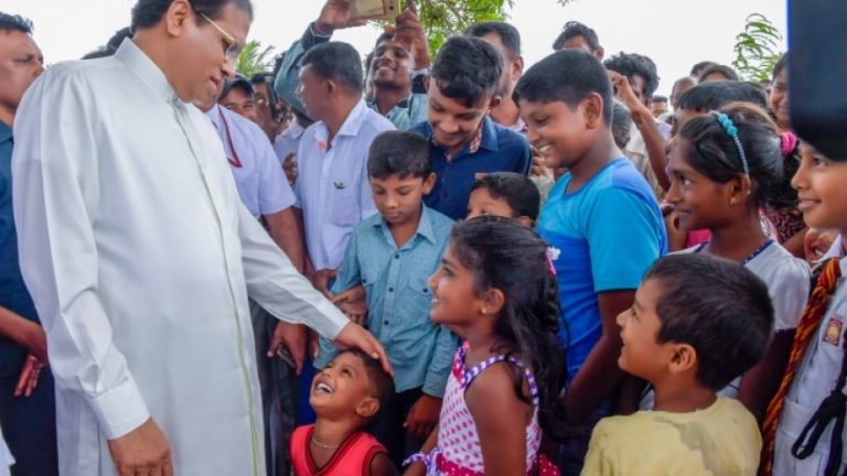 දේශීය පළතුරු ගොවියා රැක ගැනීම වෙනුවෙන් ආනයනික පළතුරු සඳහා අය කෙරෙන බදු ඉහළ දැමීමට ඉදිරියේදී පියවර