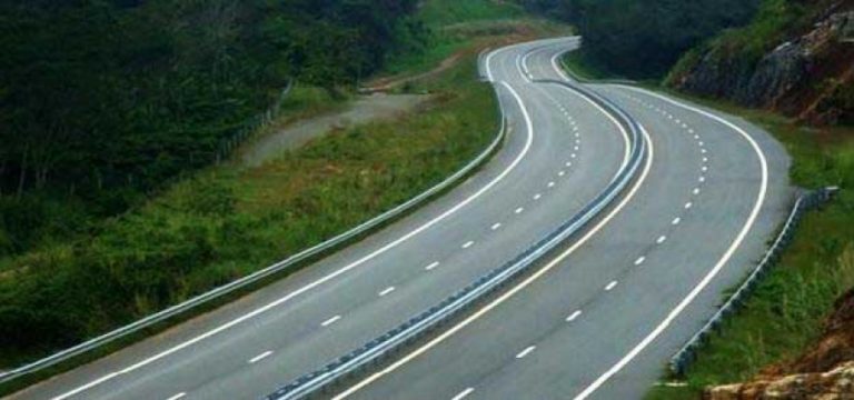 සංවර්ධන ව‍්‍යාපෘති තුනෙහි තොරුතුරු ලබාගැනීමට කාර්යාල තුනක් වීවෘත ක‌ෙ‌රේ